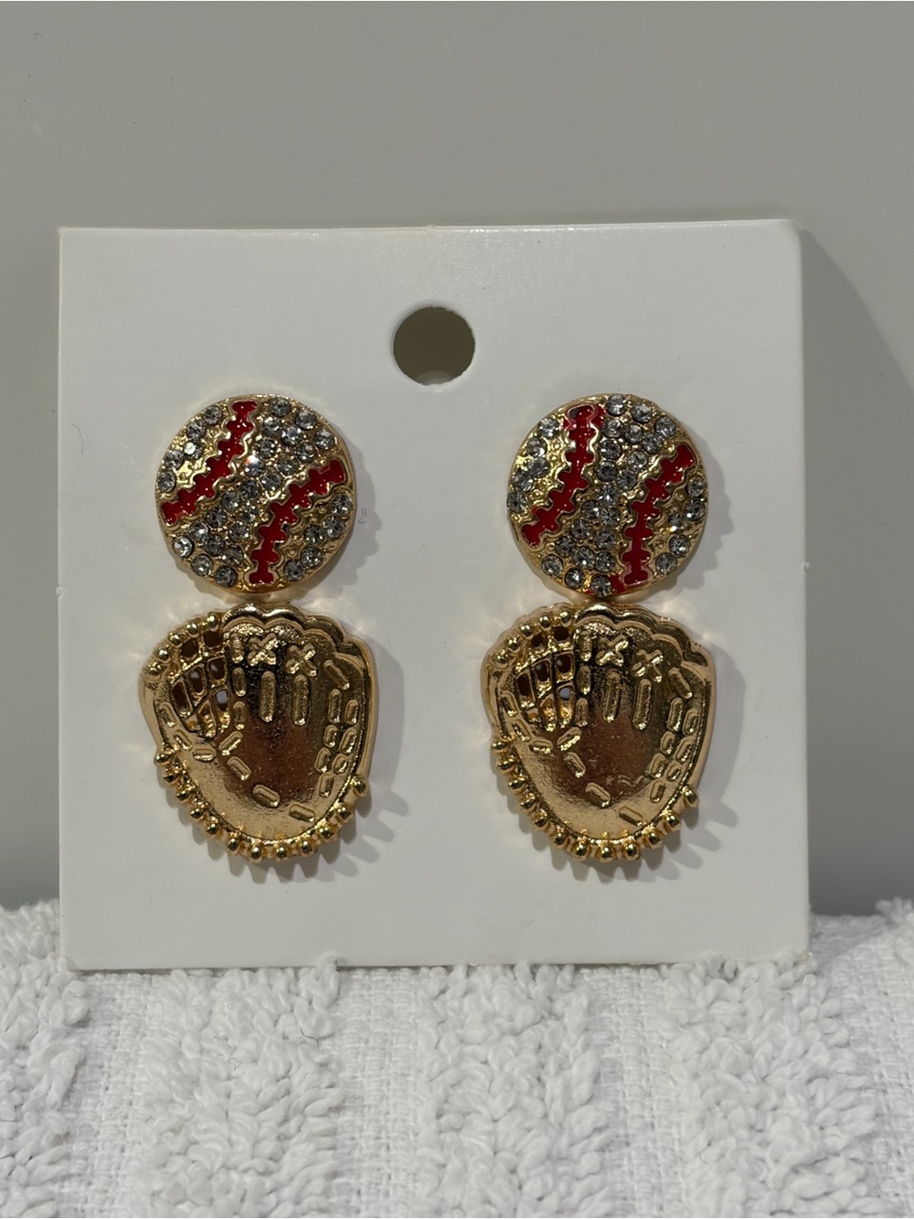 ⚾ Baseball & Glove Earrings - Game Day Glam! ⚾ - Picture 1 of 2